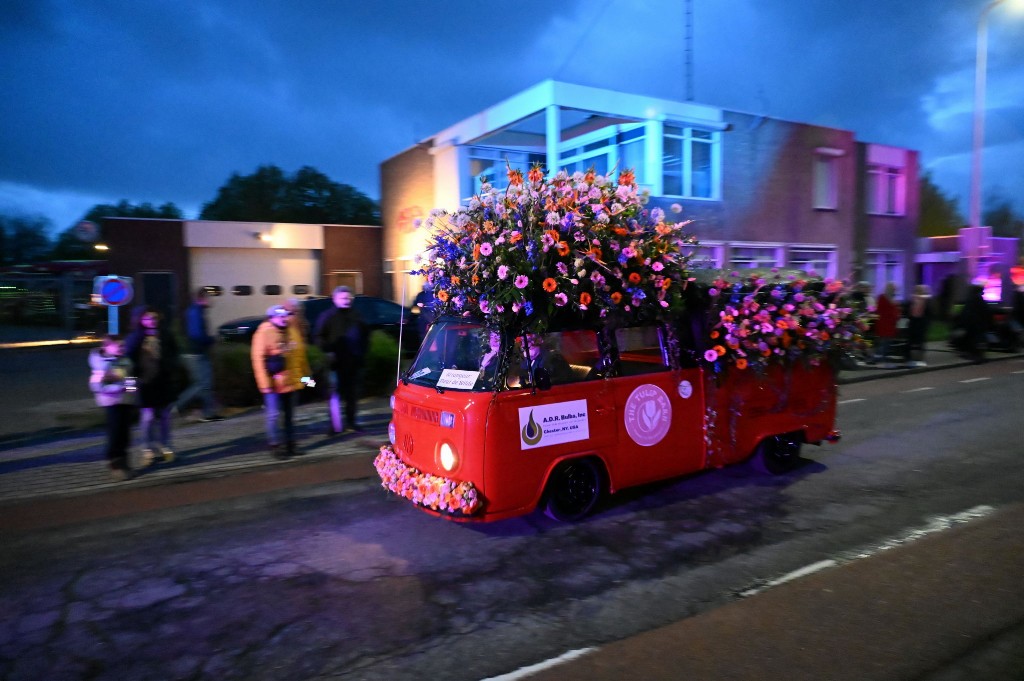 ../Images/Verlicht bloemencorso 2024 038.jpg